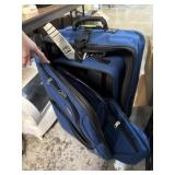 American Tourister 3 piece luggage set good shape