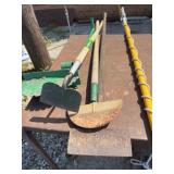 Garden hoeï¿½s and edgers