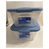 2-2 quart plastic tubs with locking lids