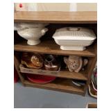 Wooden shelf, including contents ceramic frog,