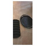 Le crecust cast iron griddle and corn cob pan
