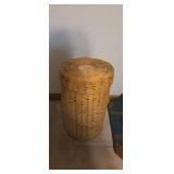 Woven laundry basket