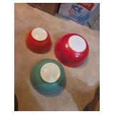 Set of 3 vibrant colored pyrex mixing bowls