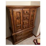 Royal English style dresser 44ï¿½ x 21ï¿½  x 58ï¿½