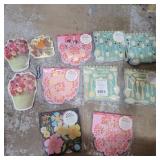 8 Ana faves notepads and 3 floral magnetic note