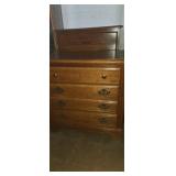 Broyhill furniture 3 drawer small dresser