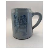 Maple leaf saddleback oyster mug 5 inches tall