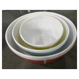 Pyrex vintage charm nesting mixing bowls