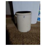 A VERY NICE OLD 8 GALLON CROCKIN GOOD CONDITION