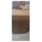 Rolling island cabinet with storage