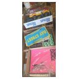 Toys , action figure , novelty platea and