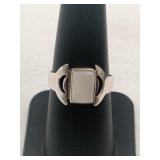 Silver mother of pearl ring Marked Mexico 925