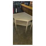 Corner side table light finish