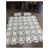 Hometex 88x88 Double Wedding Ring quilt with