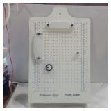 The Embroidererï¿½s Friend Hooping System (Youth
