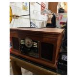Victrola ITVS-200B retro-style all-in-one