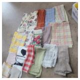 Assorted dish cloths