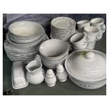 Pfaltzgraff Heirloom stoneware dinnerware set,
