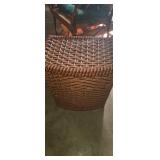 Woven laundry basket