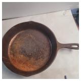 Lodge cast iron skillet #8 11in