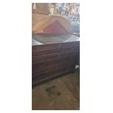 Small dark wooden chest of drawers 3 drawer (some