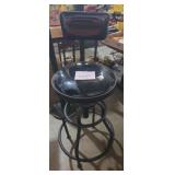 Metal base adjustable swivel shop stoll with