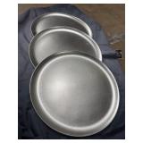3 coupe-style aluminum pizza pans 16"