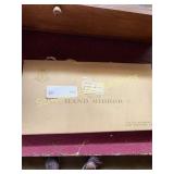 Deluxe hand mirror fuller brush