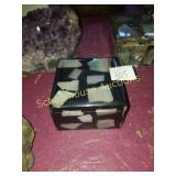 Small mother pearl box.