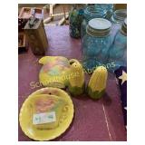 Salt and pepper shakers and USA wall pockets