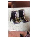 Stiletto lace up converse style. New never worn