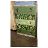 Cute 5 drawer wood dresser. Was used as fun