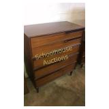 Henredon chest of drawers. 5 drawers
