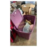 tote w/ serving bowl, vase, & cloth