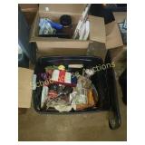 Decorative item with tote with lid