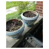 Set of 2 heavy planters