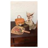 4 pc Decor. 2001 Longaberger basket, 2 cherubs,