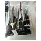 Lots of knives w/ silverware organizer