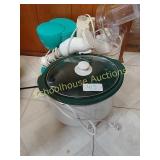 Group of kitchen items