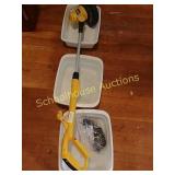 Weed eater with battery & 3 plastic pans
