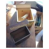 2 little boxes & a pig (All wood)