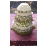 Set of 4 Pyrex nesting bowls 441-444