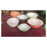 6 Pyrex bowls. White 402, orange 323, little
