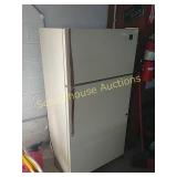 Whirlpool 18 cubic foot frost free refrigerator