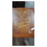 End table. Approx 20 inxhes wide and 24 inches