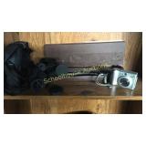 Hunting helpers 
Binoculars, camera, cleaning