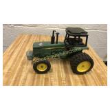 Ertl 584 John Deere