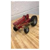 Ertl 415 International metal tractor plastic