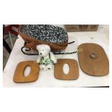 Longaberger sleigh basket, 3 random lids, & a