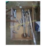 Flat of socket wrench and extension